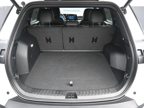 Used 2026 Chevrolet Equinox LT w/ Convenience Package II FWD image 30