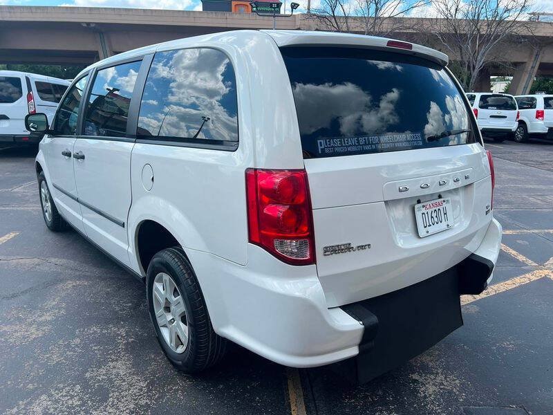Used 2011 Dodge Grand Caravan FWD image 14