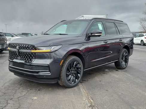 New 2026 Lincoln Navigator Reserve w/ Jet Appearance Package AWD/4WD image 8