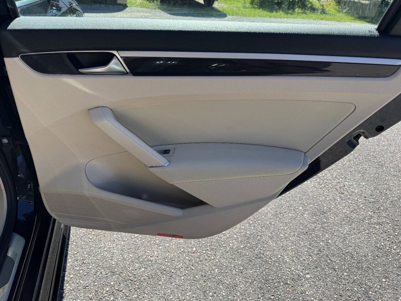 Used 2019 Volkswagen Passat 2.0T SE R-Line FWD image 42