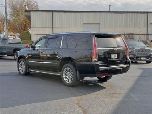Used 2015 Cadillac Escalade ESV 4WD image 2