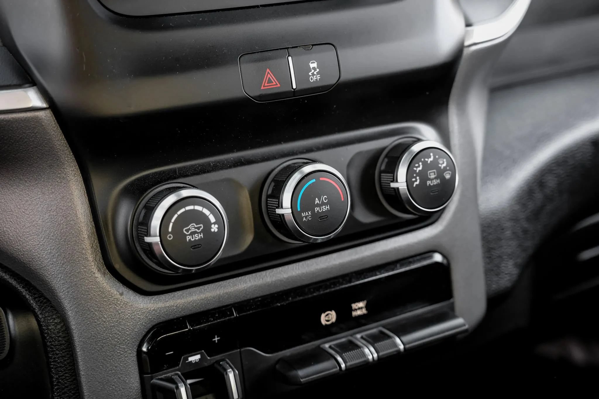 Used 2023 RAM 3500 Big Horn AWD/4WD image 29