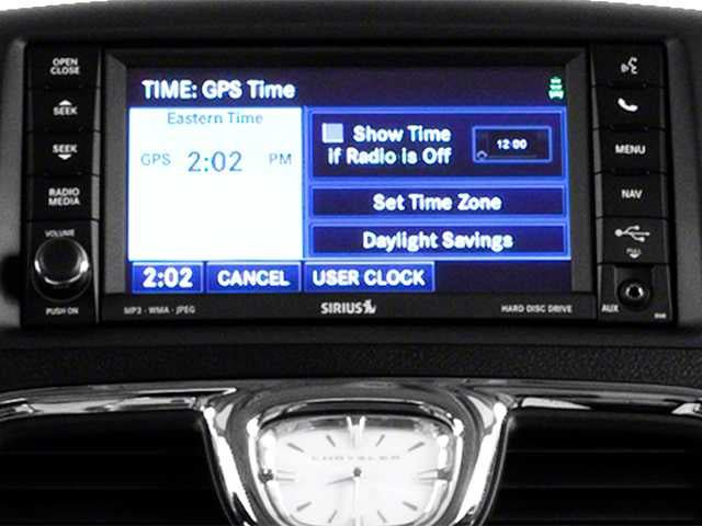 Used 2012 Chrysler Town & Country Touring w/ Entertainment Group #1 FWD image 14