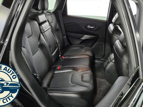 Used 2019 Jeep Cherokee Limited w/ Trailer Tow Group image 37