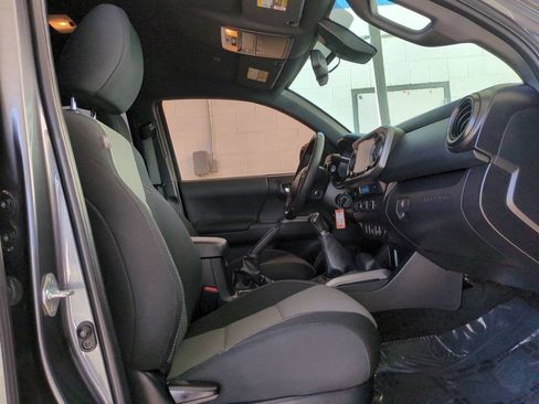 Used 2023 Toyota Tacoma TRD Sport AWD/4WD image 34