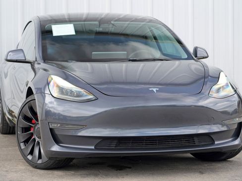 Used 2022 Tesla Model 3 Performance image 4