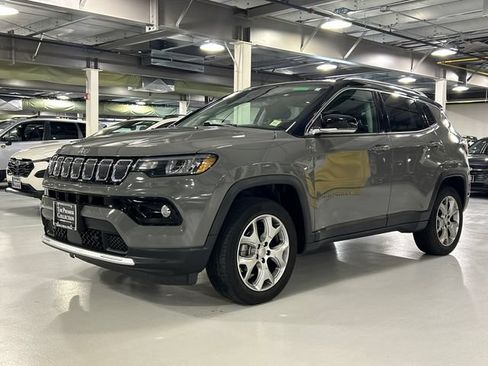 Used 2022 Jeep Compass Limited AWD/4WD image 5