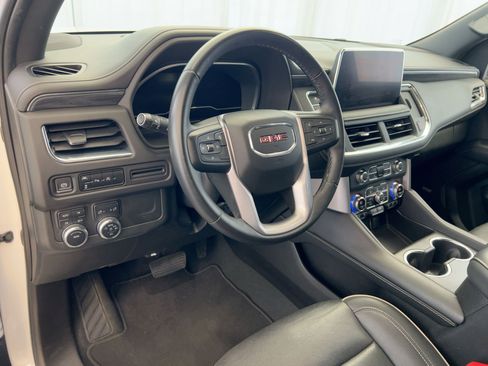 Used 2023 GMC Yukon SLT image 4