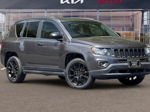 Used 2015 Jeep Compass Sport w/ Power Value Group FWD image 2