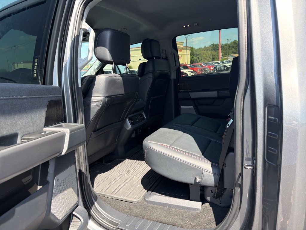 Used 2024 Ford F350 Lariat w/ Lariat Ultimate Package AWD/4WD image 13