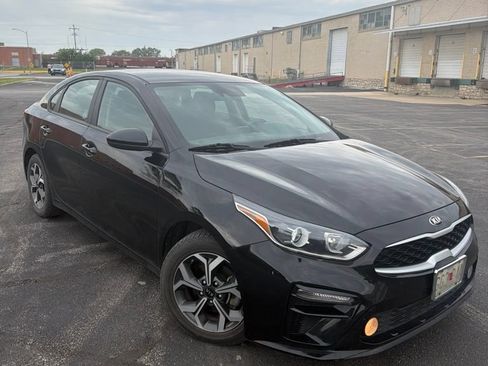 Used 2021 Kia Forte LXS FWD image 2