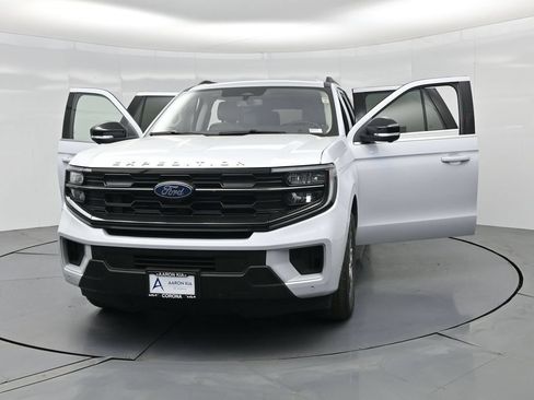 Used 2025 Ford Expedition Max Active AWD/4WD image 37