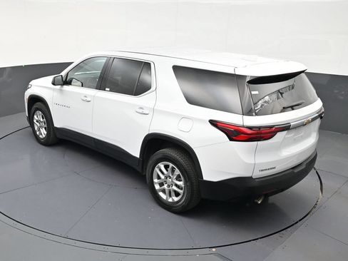 Used 2023 Chevrolet Traverse LS FWD image 14
