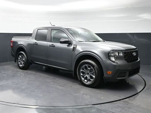 Used 2025 Ford Maverick XLT image 3