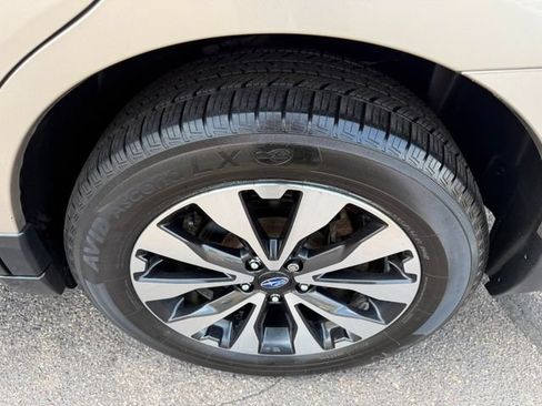 Used 2017 Subaru Outback 3.6R Limited AWD/4WD image 16
