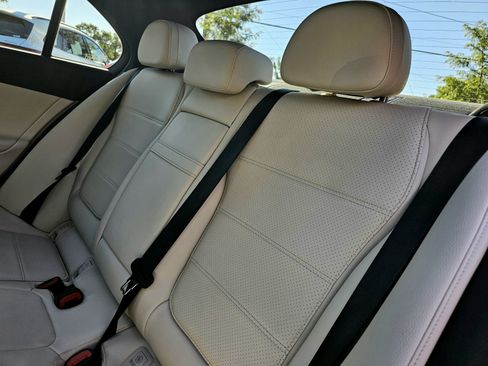Used 2023 Mercedes-Benz C 300 4MATIC Sedan image 23