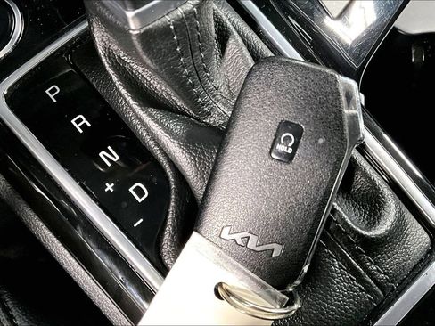 Used 2024 Kia Sportage EX FWD image 12