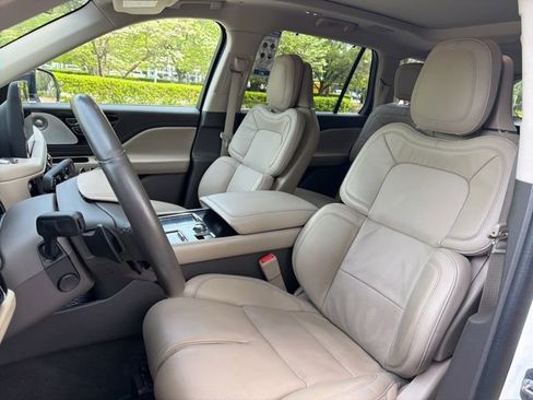 Used 2023 Lincoln Aviator Reserve w/ Equipment Group 201A image 11