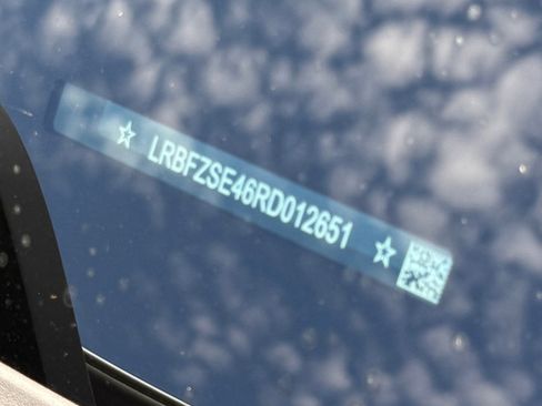 Used 2024 Buick Envision Avenir image 8