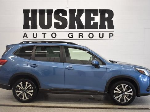 Used 2022 Subaru Forester Limited AWD/4WD image 2