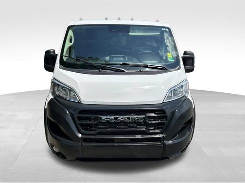 Used 2025 RAM ProMaster 2500 w/ Convenience Group FWD image 9