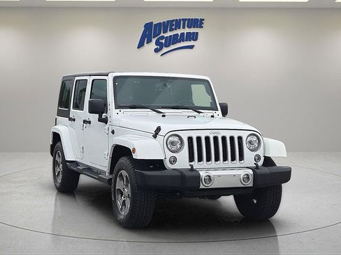 Used 2018 Jeep Wrangler Unlimited Sahara w/ Connectivity Group AWD/4WD image 1