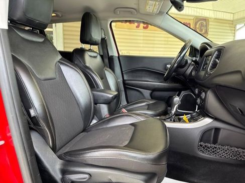 Used 2020 Jeep Compass Latitude AWD/4WD image 12