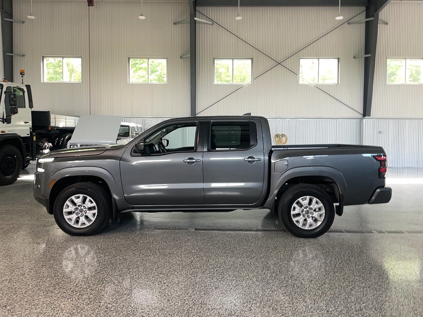 Used 2023 Nissan Frontier SV w/ SV Premium Package AWD/4WD image 4