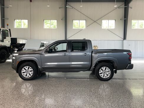 Used 2023 Nissan Frontier SV w/ SV Premium Package AWD/4WD image 4