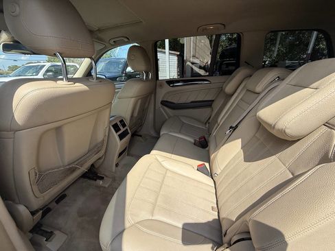 Used 2016 Mercedes-Benz GL 450 4MATIC image 9