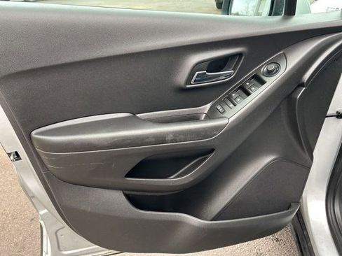 Used 2021 Chevrolet Trax LS w/ Tint and Cruise Package image 11