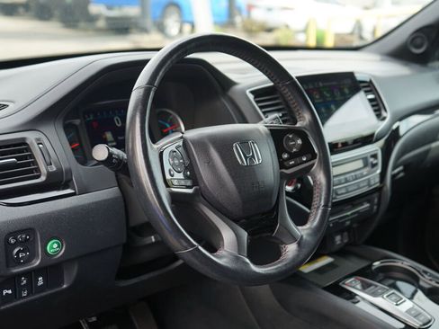 Used 2021 Honda Pilot Black Edition image 11