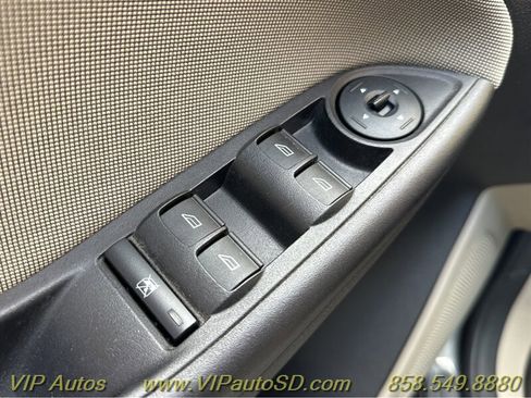 Used 2012 Ford Focus SE image 31