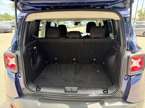 Used 2019 Jeep Renegade Latitude FWD image 16