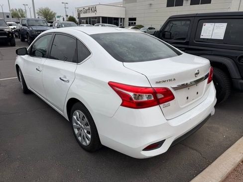 Used 2017 Nissan Sentra SV image 4