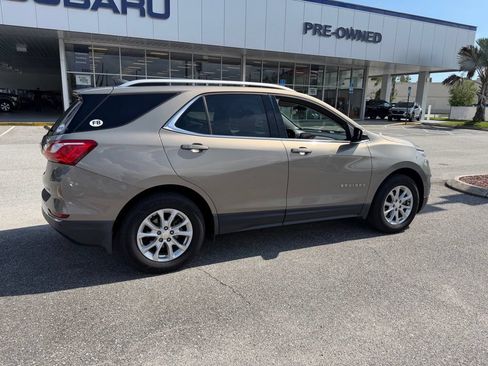 Used 2019 Chevrolet Equinox LT w/ Sun & Navigation Package AWD/4WD image 2