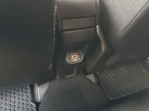 Used 2019 Jeep Renegade Latitude image 27