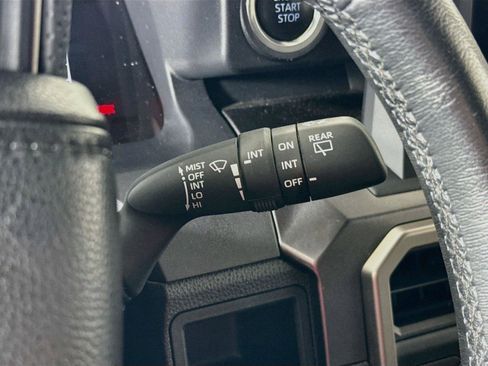 Used 2025 Toyota 4Runner SR5 AWD/4WD image 10