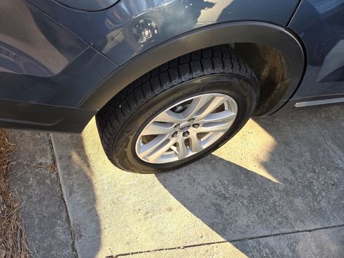 Certified 2018 Ford Explorer XLT w/ Equipment Group 202A image 13