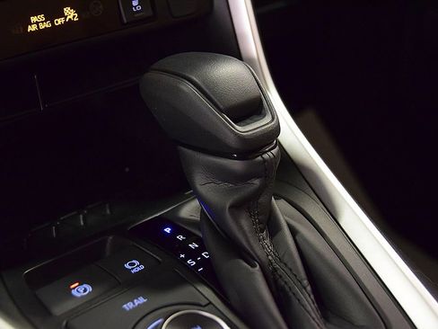 Used 2025 Toyota RAV4 XLE w/ Convenience Package AWD/4WD image 25