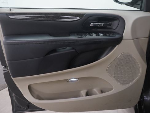 Used 2015 Dodge Grand Caravan SE w/ Quick Order Package 29E SE image 19