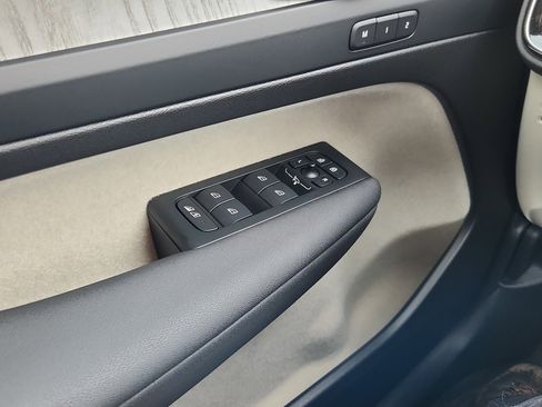 New 2026 Volvo XC40 B5 Ultra w/ Climate Package image 15