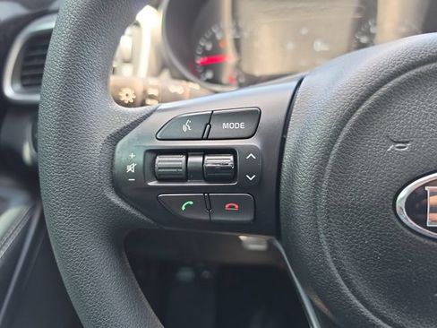 Used 2017 Kia Sorento FWD image 17