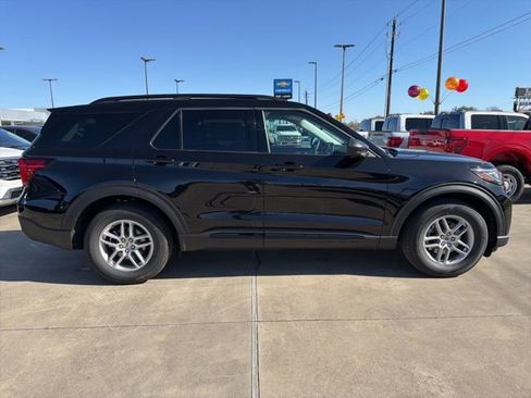 New 2026 Ford Explorer Active w/ Active Comfort Package image 8