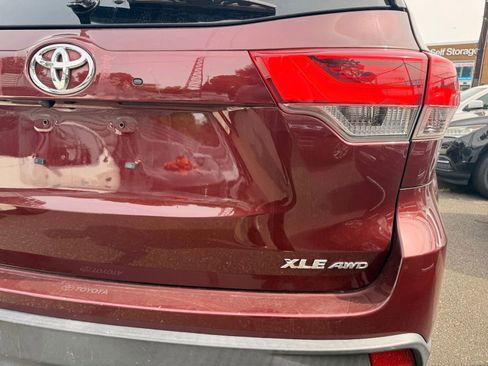 Used 2019 Toyota Highlander XLE image 34