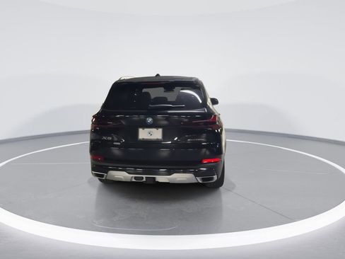 New 2026 BMW X5 xDrive50e image 7