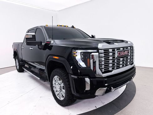 Used 2025 GMC Sierra 3500 Denali w/ Denali Reserve Package AWD/4WD image 14