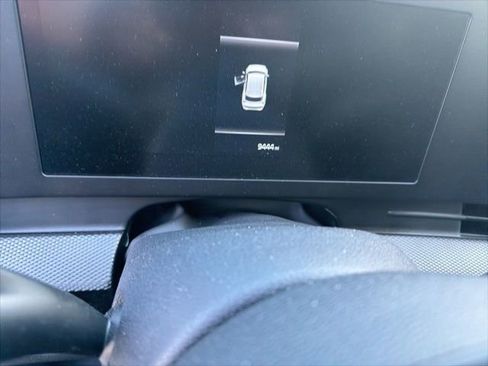 Certified 2025 Kia Sportage LX image 9