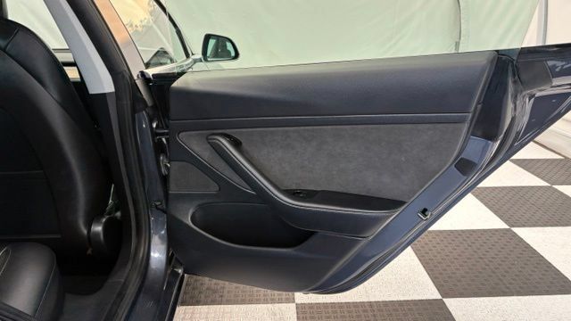 Used 2020 Tesla Model 3 Standard Range Plus RWD image 24