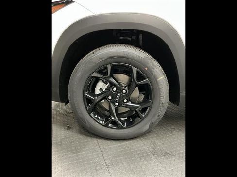 New 2026 Chevrolet Trax LT w/ Driver Confidence Package FWD image 36